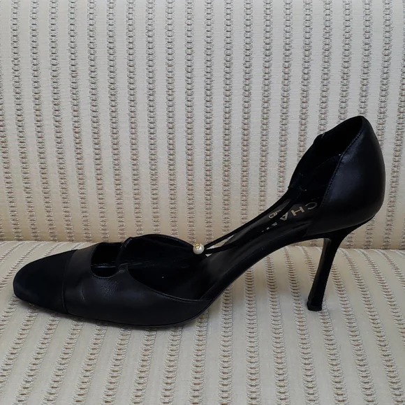 CHANEL CC LOGO FAUX PEARL STRAPS PUMPS - Picture 7 of 11